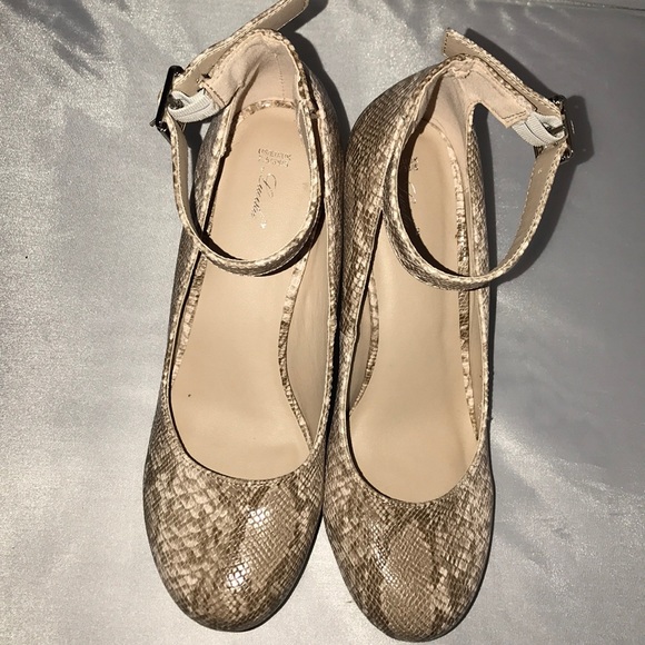 Faux Snakeskin pump with ankle straps - Picture 5 of 7
